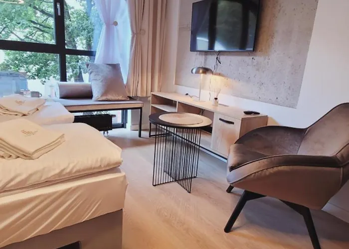 Jtb In The Centr Of *