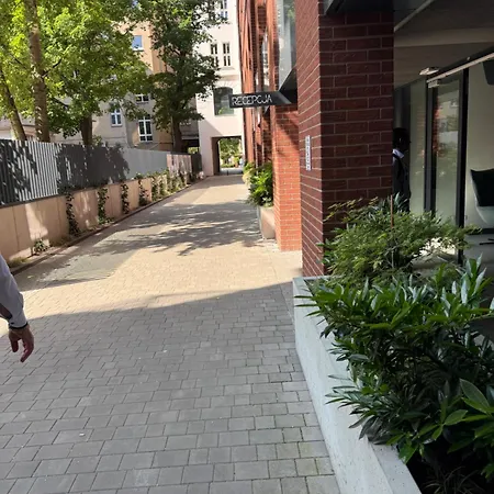 Jtb In The Centr Of *