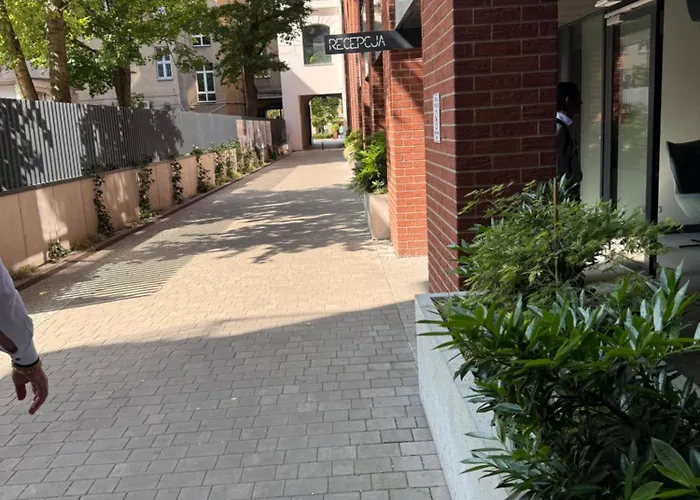 Jtb In The Centr Of *